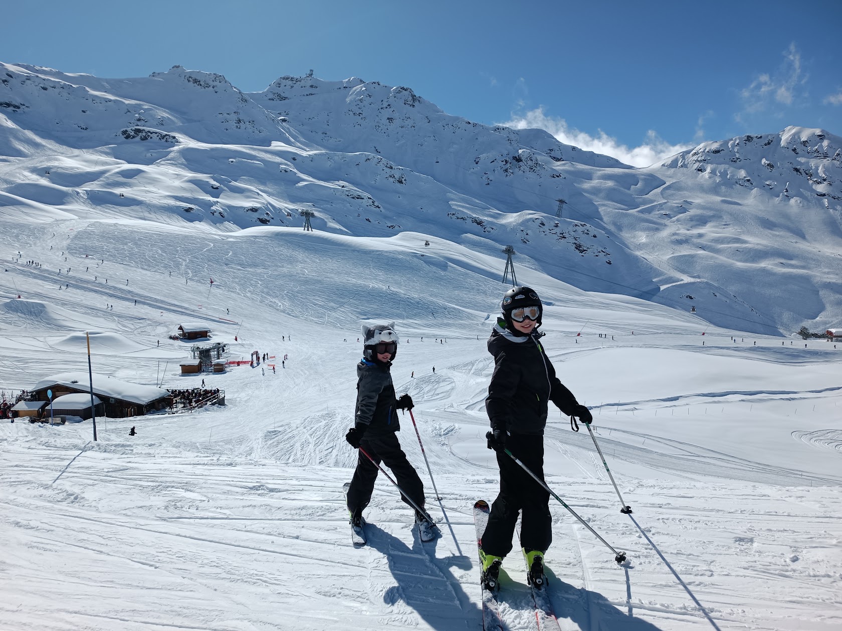 Skieurs sur une piste de Val Thorens